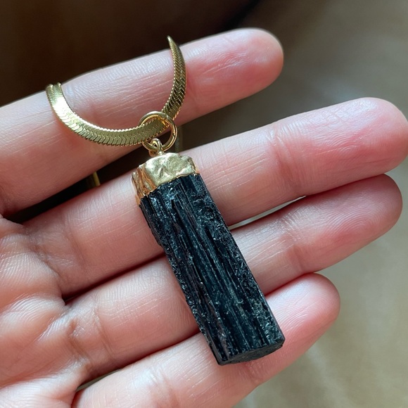 Tourmaline black crystal stone pendant charm necklace gold plated snake chain - Picture 4 of 8